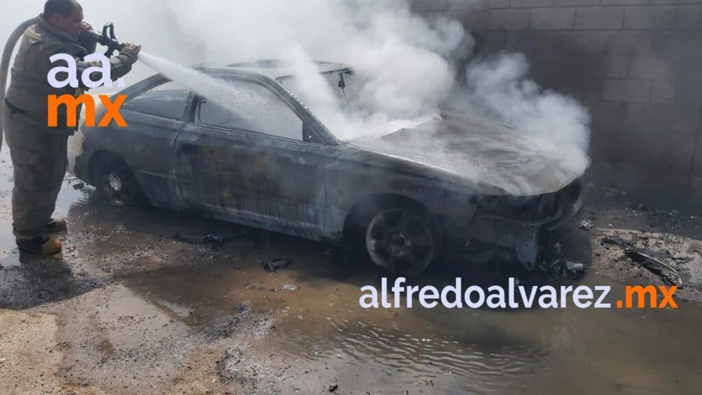 SUJETOS QUE PERPETRARON ATAQUE AFUERA DE GIMNASIO QUEMAN AUTO