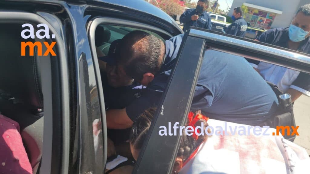 SUJETOS QUE PERPETRARON ATAQUE AFUERA DE GIMNASIO QUEMAN AUTO