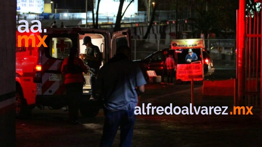 BALEAN A UNO CERCA DE LOS CARRILES DE LA GARITA DE SAN YSIDRO