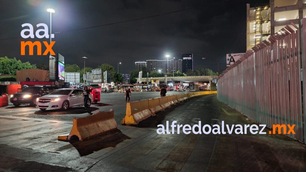 BALEAN A UNO CERCA DE LOS CARRILES DE LA GARITA DE SAN YSIDRO