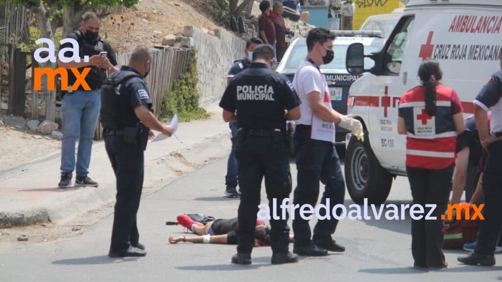 ACRIBILLAN A JOVENCITA EN PLENA CALLE DE TIJUANA