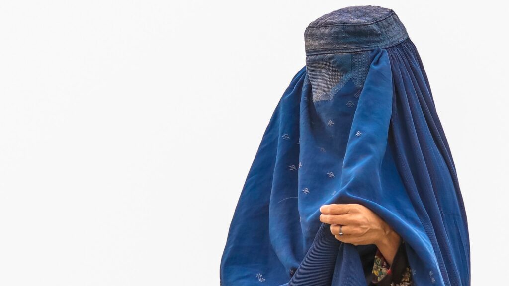 TALIBANES CUMPLEN UNA SEMANA EN EL PODER EN AFGANISTáN