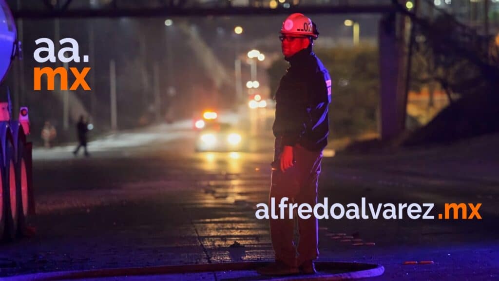 PIPA DE PEMEX SE INCENDIA EN EL LIBRAMIENTO