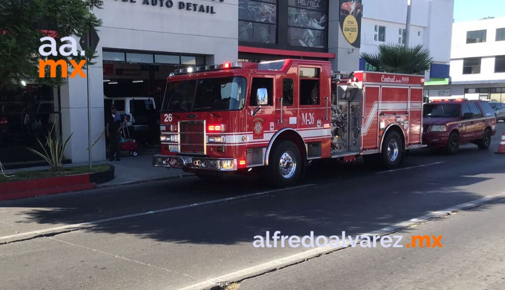 HOMBRE EN SITUACIóN DE CALLE CAE A ALCANTARILLA