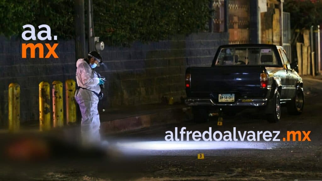 SUJETOS EN TAXI BALEAN A TRES PERSONAS; DOS MUEREN
