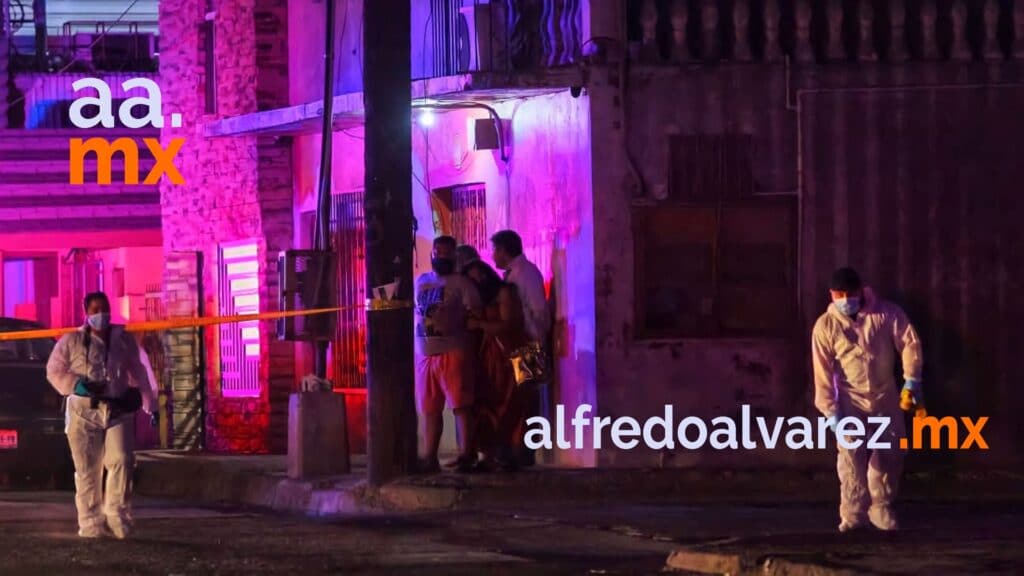 SUJETOS EN TAXI BALEAN A TRES PERSONAS; DOS MUEREN