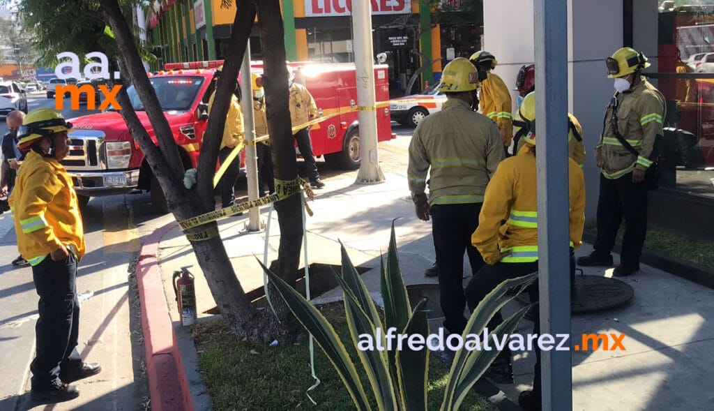 HOMBRE EN SITUACIóN DE CALLE CAE A ALCANTARILLA