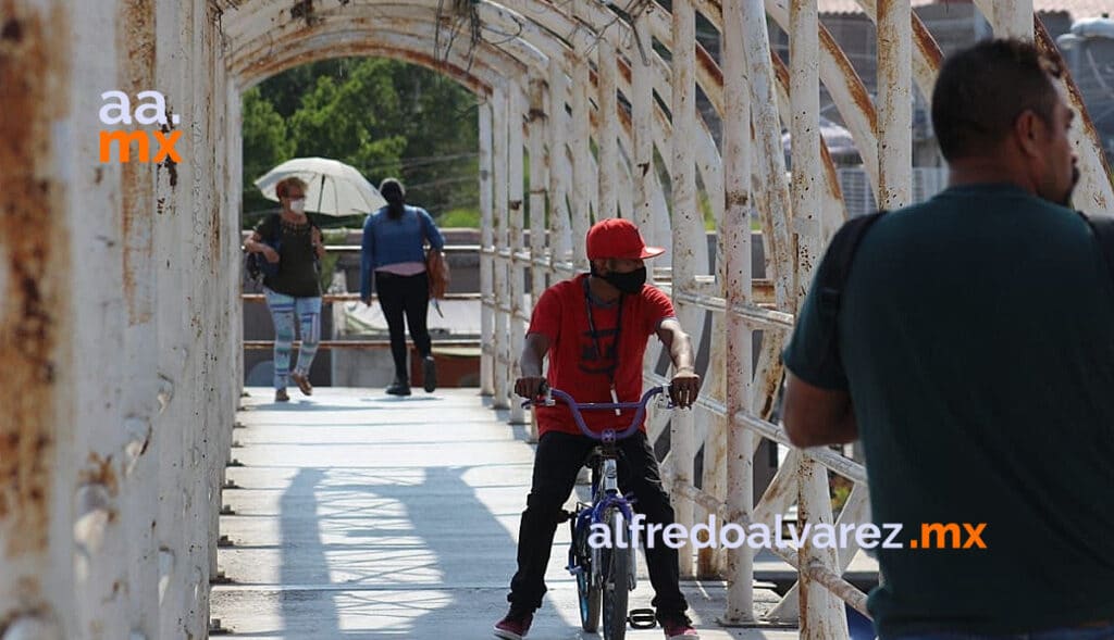 ATROPELLAN A HOMBRE A METROS DE PUENTE PEATONAL