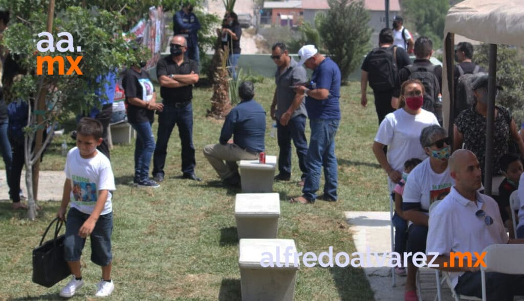 REALIZAN MISA POR DESAPARECIDOS DE BC EN LA 'GALLERA'