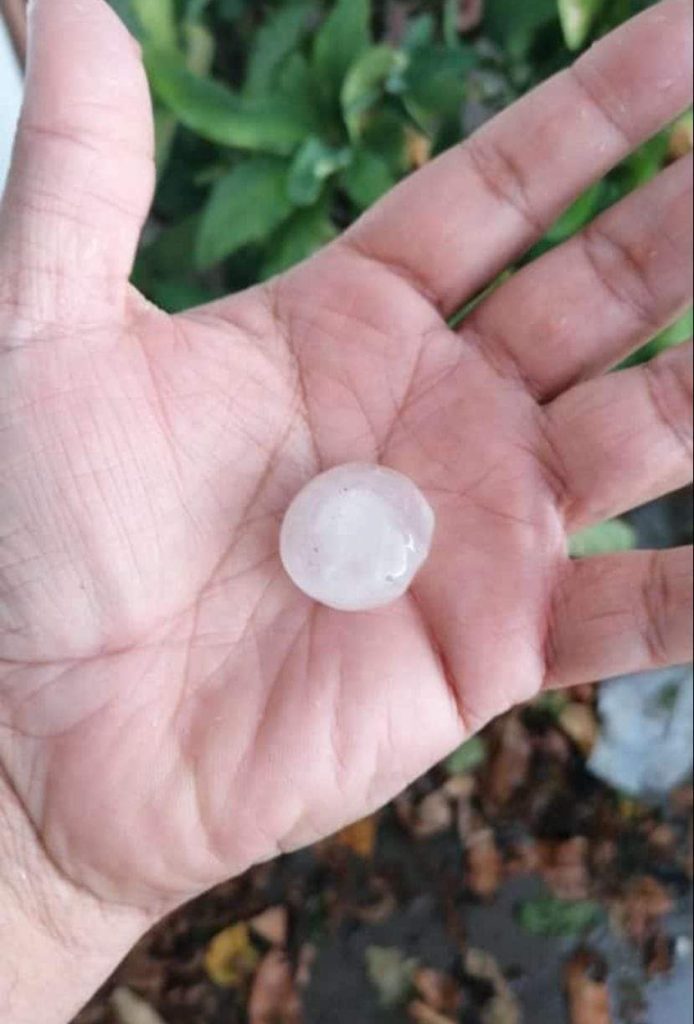 FUERTE LLUVIA CON GRANIZO 'LE CAE' A CAJEME