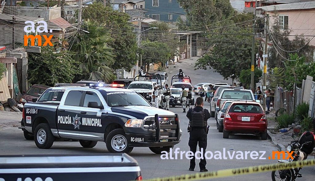 BALEAN A JOVEN Y MATAN A PAREJA BALEAN A JOVEN Y MATAN A PAREJA