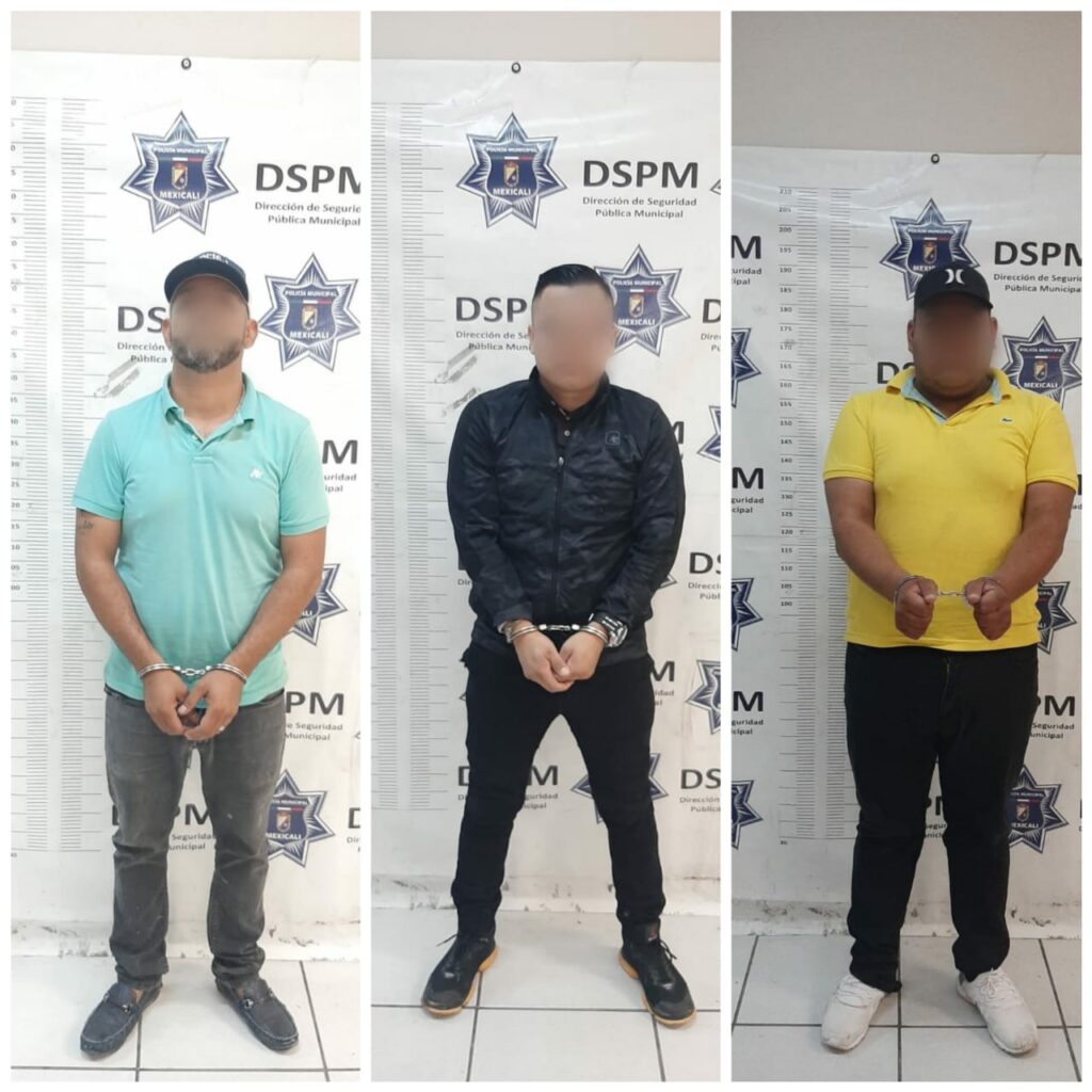 DETIENEN A TRES HOMBRES ARMADOS