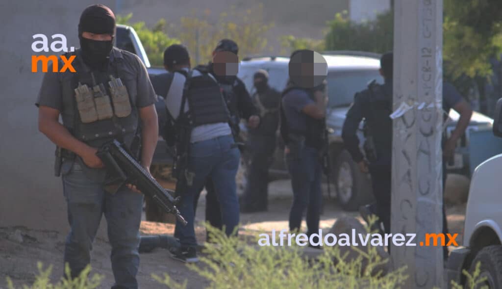 SUJETOS ARMADOS ATACAN A POLICíAS