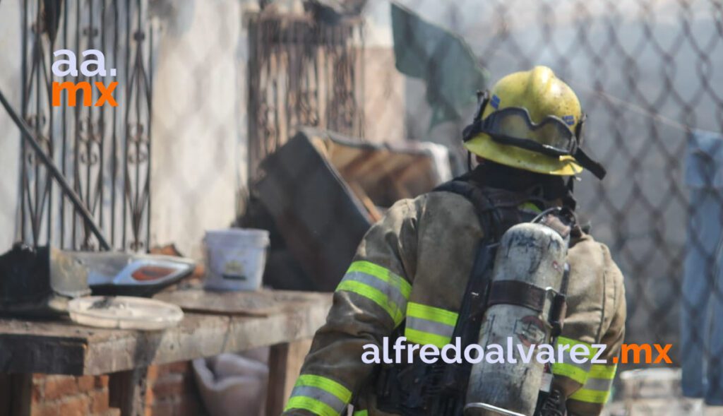 INCENDIO DEJA SIN VIVIENDA A FAMILIA