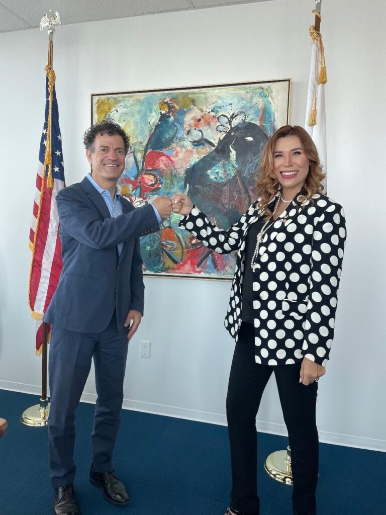 MARINA DEL PILAR CONCLUYE GIRA POR CALIFORNIA