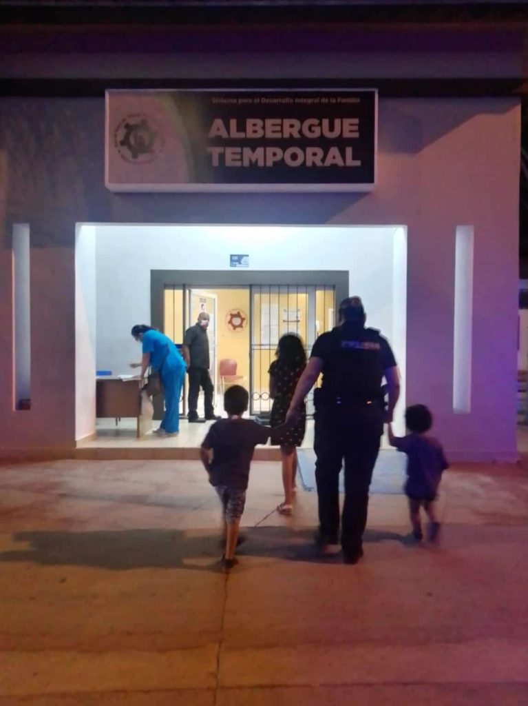 POLICíA MUNICIPAL RESCATA A TRES NIñOS EN VILLAS DEL PRADO I