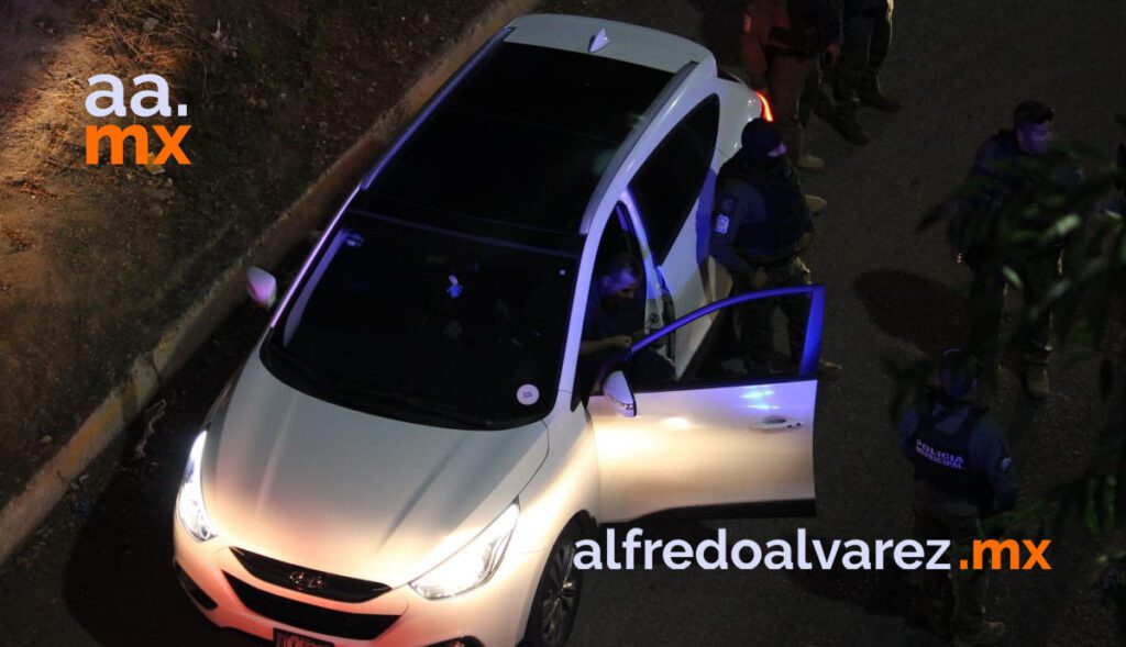 ATACAN A BALAZOS A PAREJA EN PLAZA COMERCIAL
