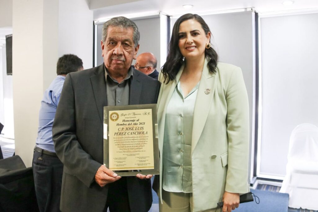 GRUPO XXI RECONOCE A PéREZ CANCHOLA COMO PERSONAJE DEL 2021 GRUPO XXI RECONOCE A PéREZ CANCHOLA COMO PERSONAJE DEL 2021