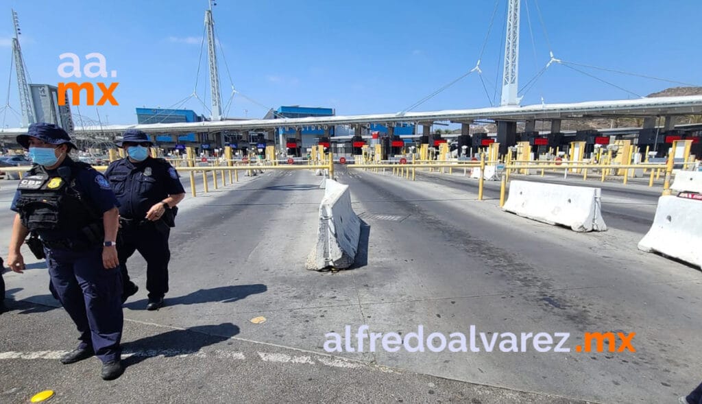 VIDEO: CIERRAN GARITA DE SY ANTE ARRIBO DE MIGRANTES PARA CRUCE