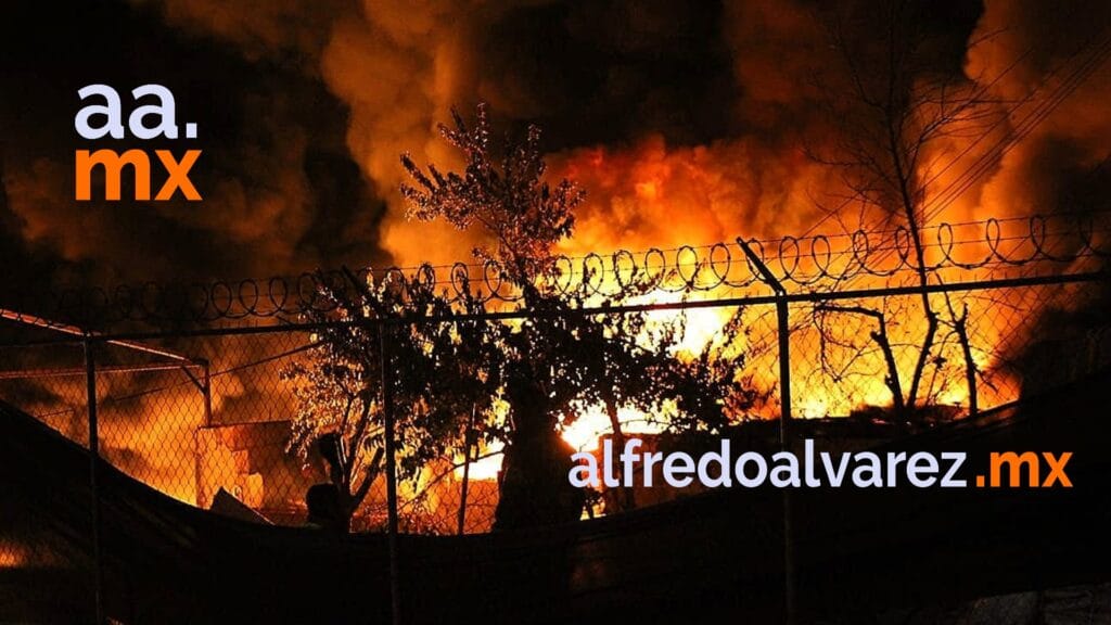 MEGAINCENDIO DE RECICLADORA MOVILIZA VARIAS UNIDADES DE BOMBEROS