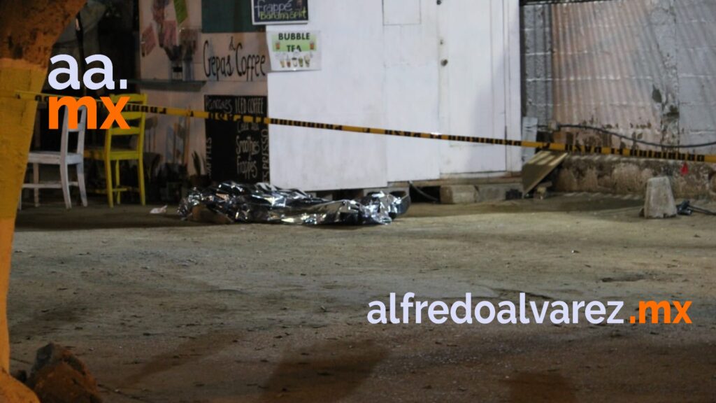 BALEAN A AUTOMOVILISTA Y ENCAñONAN A POLICíA