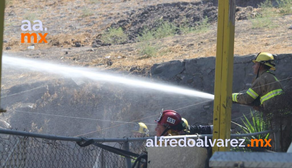 INCENDIO DEJA SIN VIVIENDA A FAMILIA