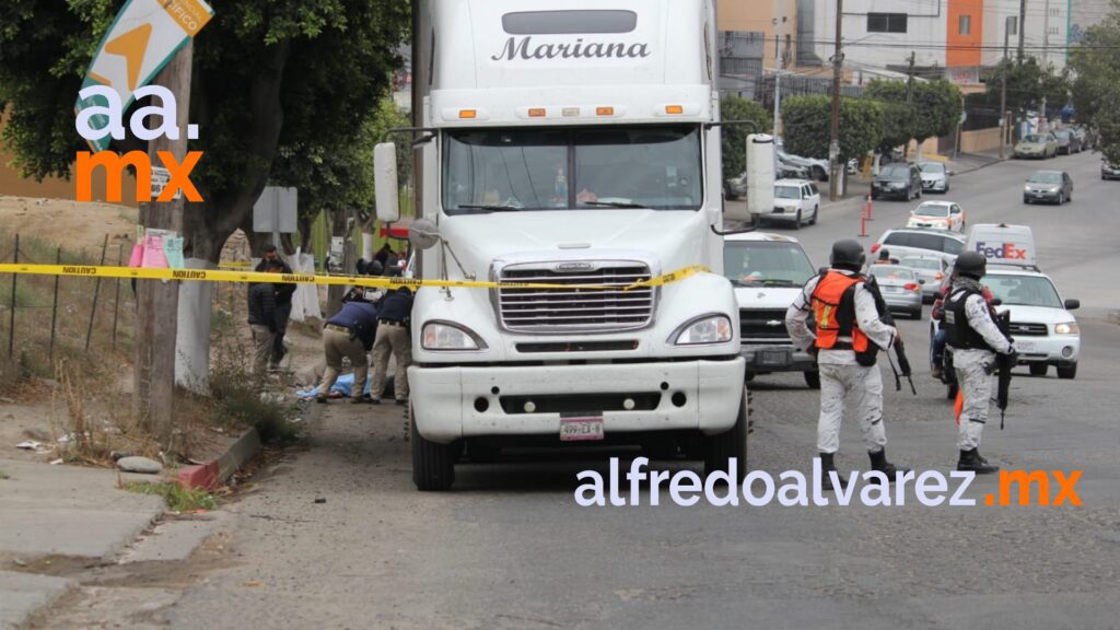 REVISABA FRENOS DE SU TRáILER Y LE EXPLOTA CILINDRO EN EL ROSTRO