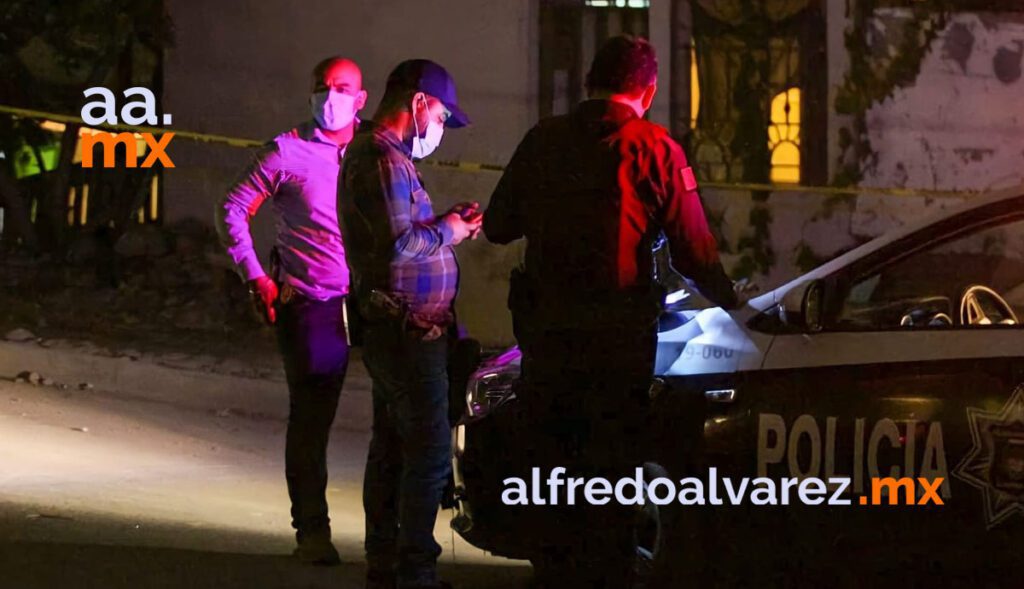 ACRIBILLAN A TRES, UNO EN ESTACIONAMIENTO DE SUPERMERCADO