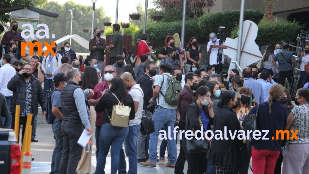 ALERTAN POR POSIBLES GRANADAS EN EL PALACIO MUNICIPAL ALERTAN POR POSIBLES GRANADAS EN EL PALACIO MUNICIPAL