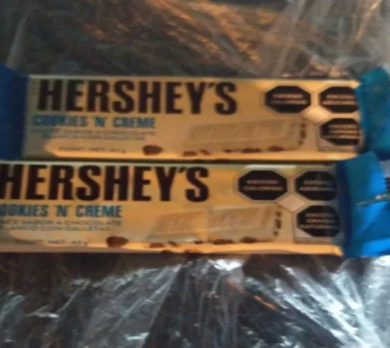 ARRESTAN A ABUELITO POR ROBAR DOS CHOCOLATES ARRESTAN A ABUELITO POR ROBAR DOS CHOCOLATES