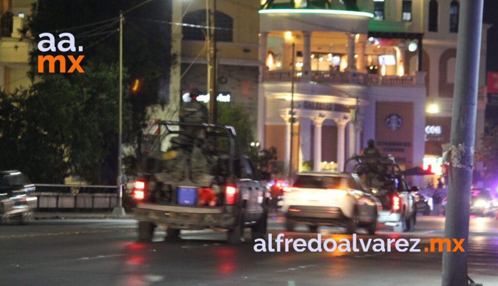 ATACAN A BALAZOS A PAREJA EN PLAZA COMERCIAL