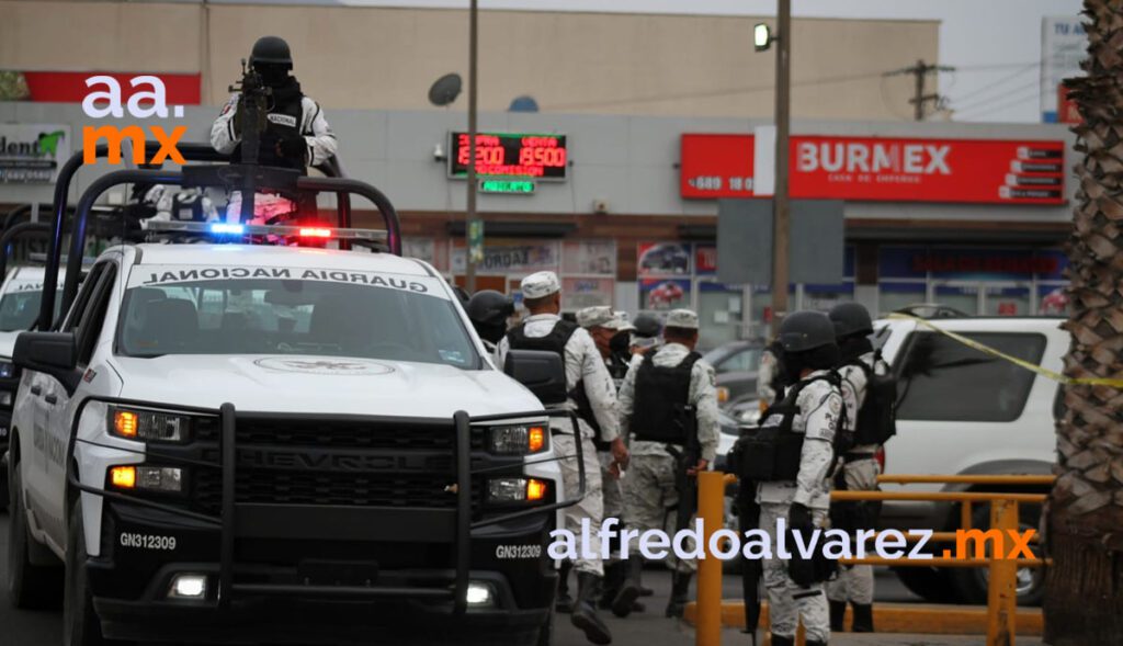 ACRIBILLAN A TRES, UNO EN ESTACIONAMIENTO DE SUPERMERCADO