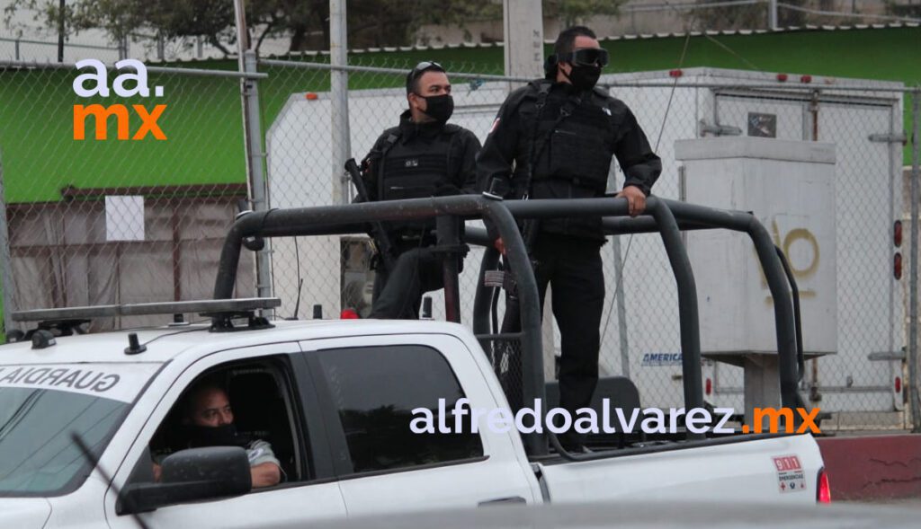 BALEAN A DOS A BORDO DE CAMIONETA