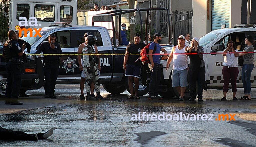 ASESINAN A BALAZOS A JOVEN EN PLENA CALLE