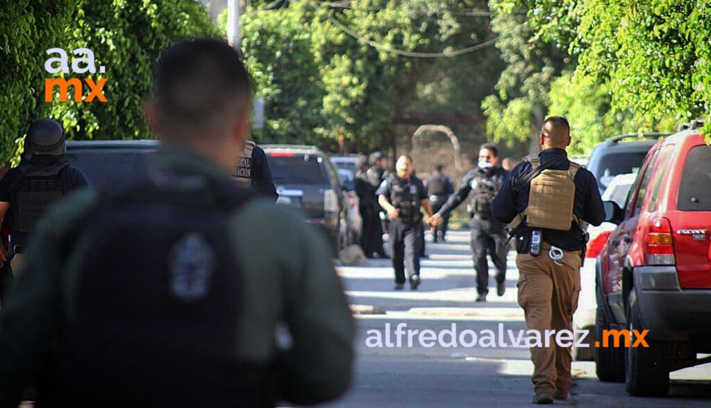 SUJETOS ARMADOS ATACAN A POLICíAS