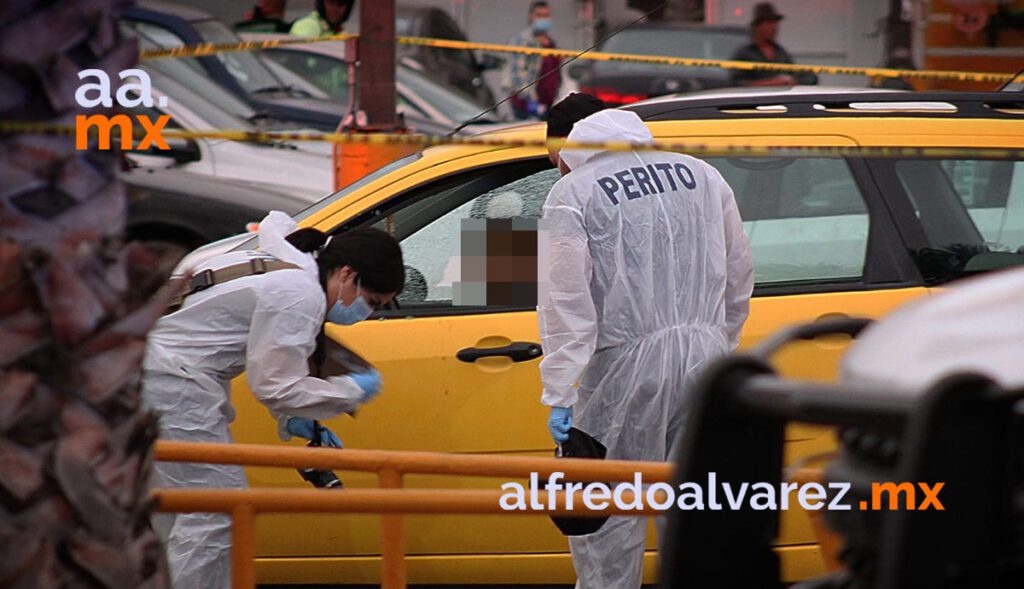 ACRIBILLAN A TRES, UNO EN ESTACIONAMIENTO DE SUPERMERCADO