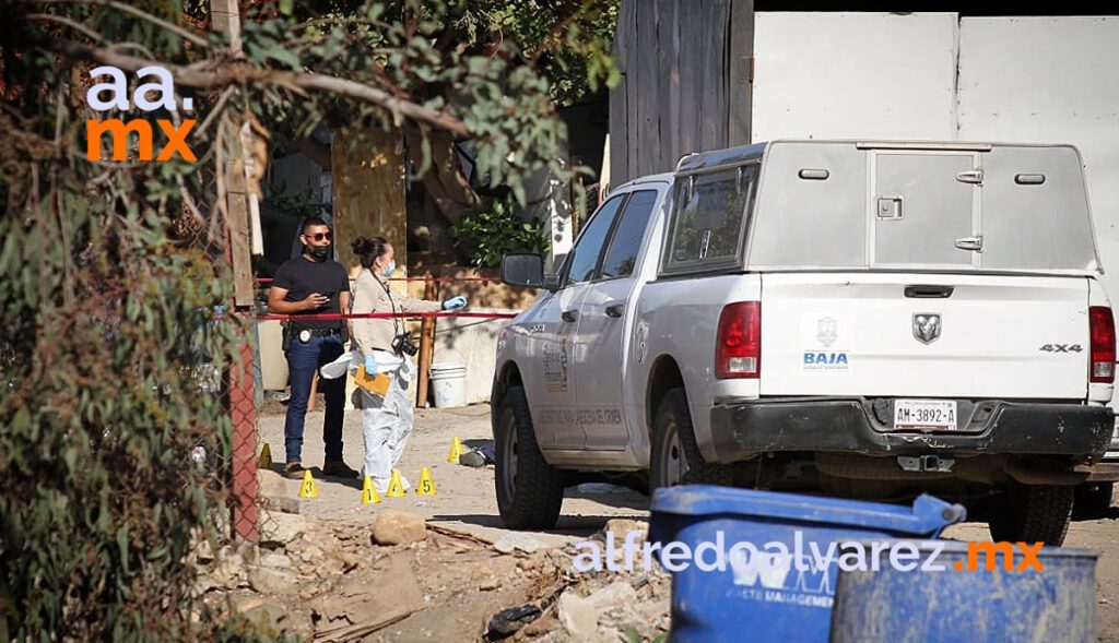 MATAN A DOS MUJERES Y CUATRO HOMBRES