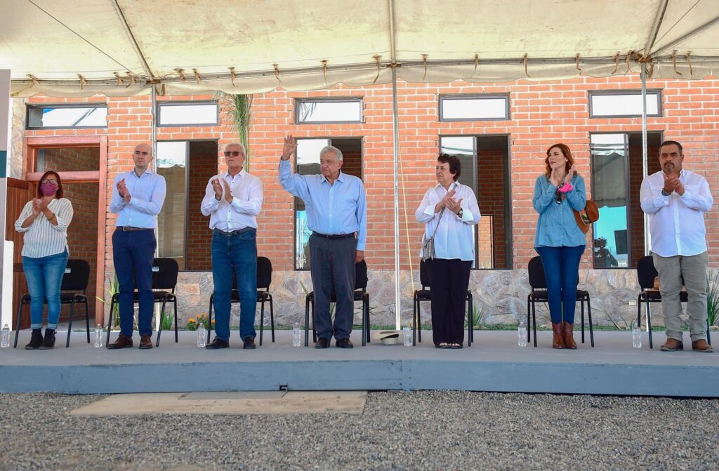 AMLO INAUGURA UNIVERSIDAD 'BENITO JUáREZ GARCíA' EN SAN QUINTíN
