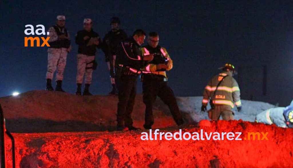 FALLECEN JóVENES TRAS CAER DE PUENTE HACIA VíA RáPIDA; HAY UN HERIDO
