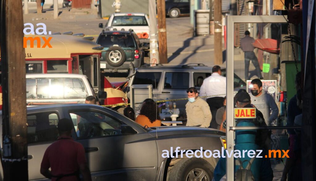 CALAFIA SIN FRENOS CHOCA AUTOS Y MATA A HOMBRE CALAFIA SIN FRENOS CHOCA AUTOS Y MATA A HOMBRE