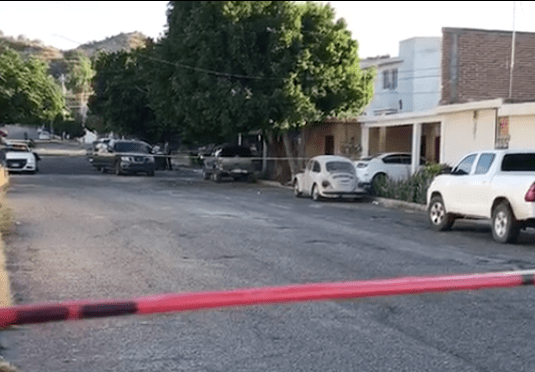 EN HERMOSILLO UN SUJETO ATACA A POLICíAS, LO NEUTRALIZAN EN HERMOSILLO UN SUJETO ATACA A POLICíAS, LO NEUTRALIZAN