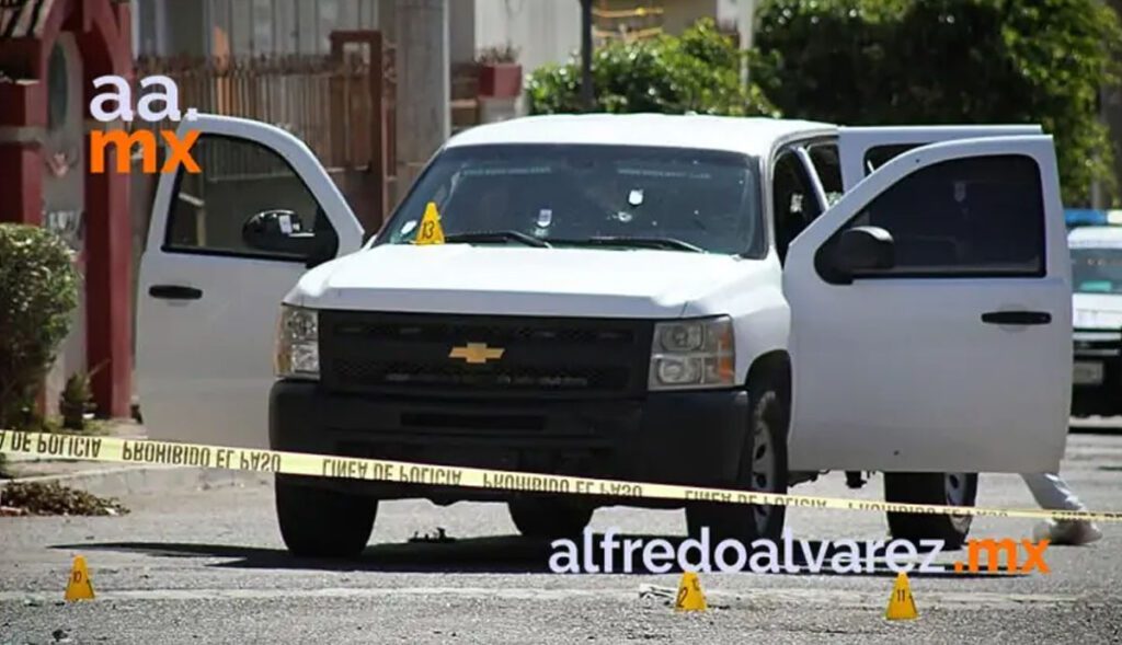 CAE MENOR DE EDAD Y DOS ADULTOS TRAS ATAQUE A POLICíA