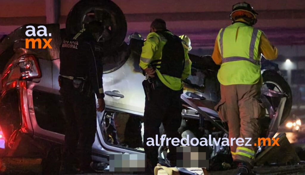 FALLECEN JóVENES TRAS CAER DE PUENTE HACIA VíA RáPIDA; HAY UN HERIDO