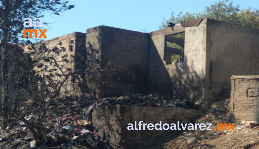 FUEGO CONSUME RECICLADORA Y VIVIENDAS