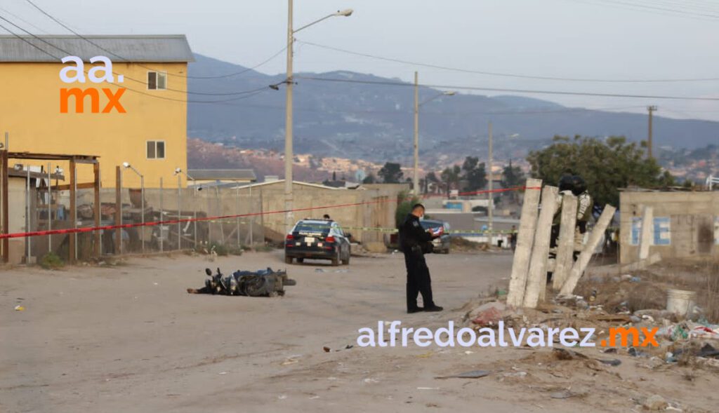ASESINAN A DOS Y DEJAN HERIDOS EN VíA PúBLICA