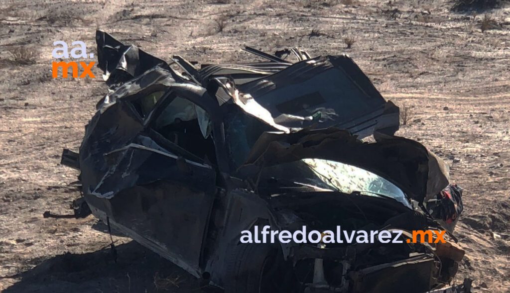 VOLCADURA DEJA UN MUERTO Y DOS HERIDOS