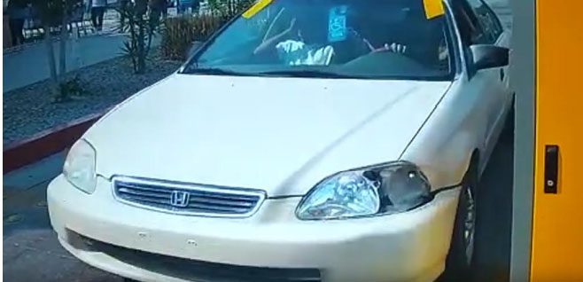 MIREN COMO ACTúAN LADRONES DE CATALIZADORES; LOS CAPTAN EN VIDEO