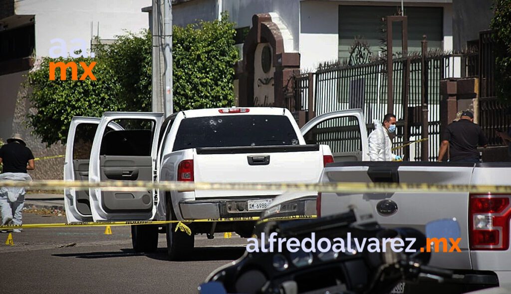 SUJETOS ARMADOS EMBOSCAN A POLICíA MUNICIPAL