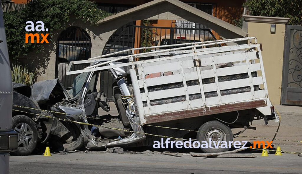 CHOCAN CAMIONETA Y PICK UP; HAY UN MUERTO Y HERIDOS
