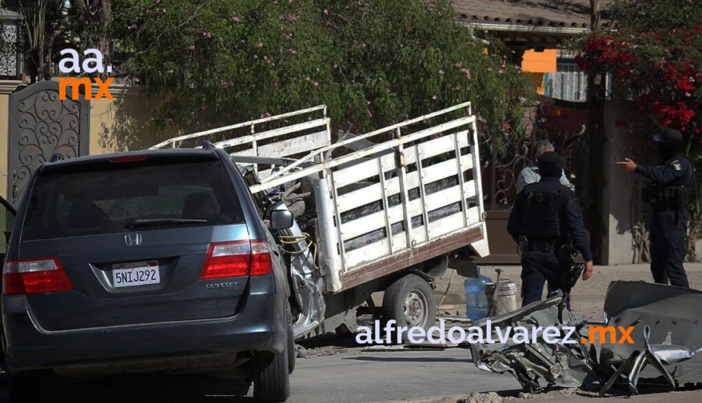 CHOCAN CAMIONETA Y PICK UP; HAY UN MUERTO Y HERIDOS